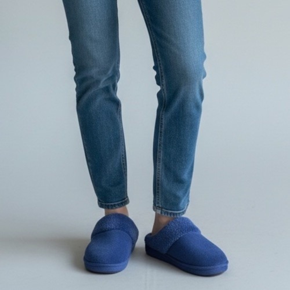 Isotoner Women's Memory Foam Clog Slippers Blue Size 7.5-8 New
